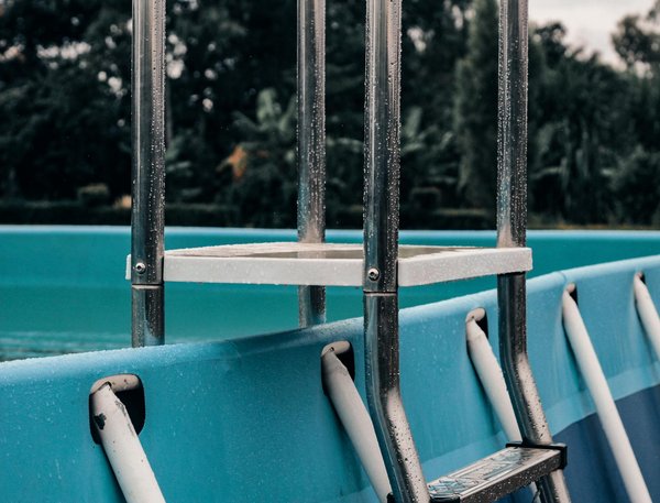 Les veilleuses murales bébé : douceur et sécurité pour dormir